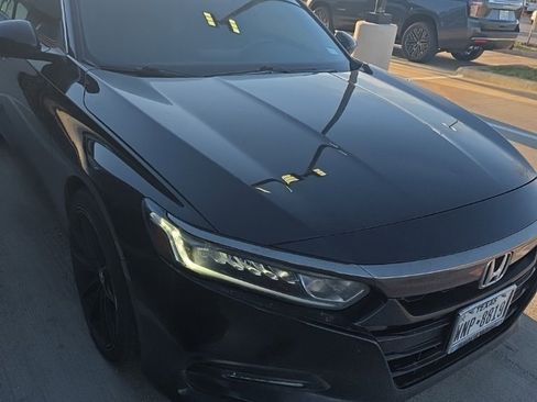 Used 2019 Honda Accord Sport image 2