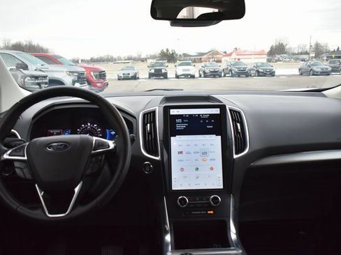 Used 2024 Ford Edge Titanium image 37