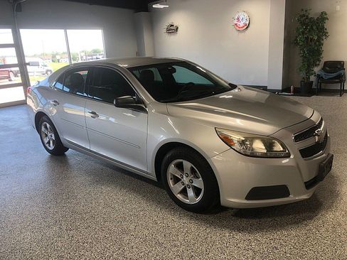 Used 2013 Chevrolet Malibu LS w/ Protection Package FWD image 7