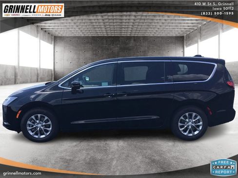 New 2027 Chrysler Pacifica Select AWD/4WD image 8