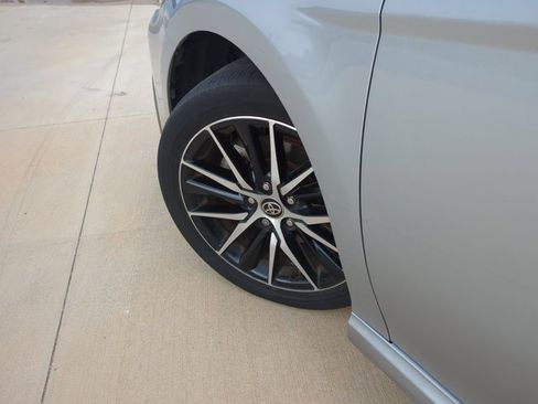 Used 2023 Toyota Camry SE w/ Convenience Package FWD image 10