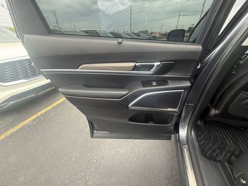 Used 2021 Kia Telluride SX w/ Nightfall Edition Package image 18