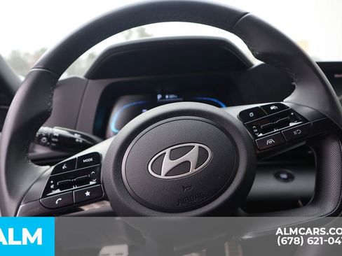 Used 2025 Hyundai Elantra Sport FWD image 28