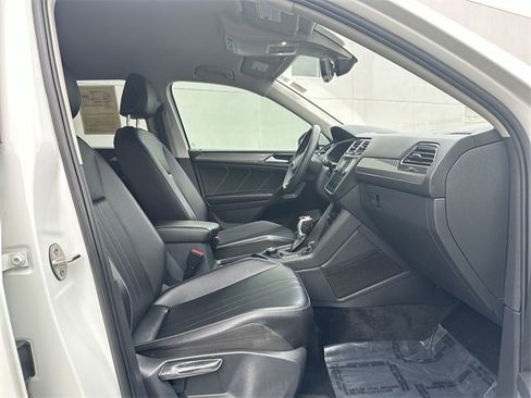 Used 2022 Volkswagen Tiguan SE image 22