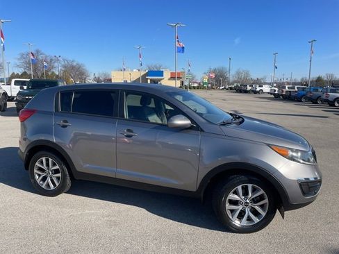 Used 2016 Kia Sportage LX image 2