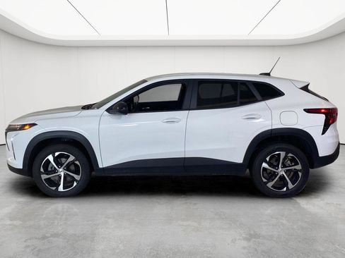 Used 2024 Chevrolet Trax RS w/ Driver Confidence Package FWD image 17