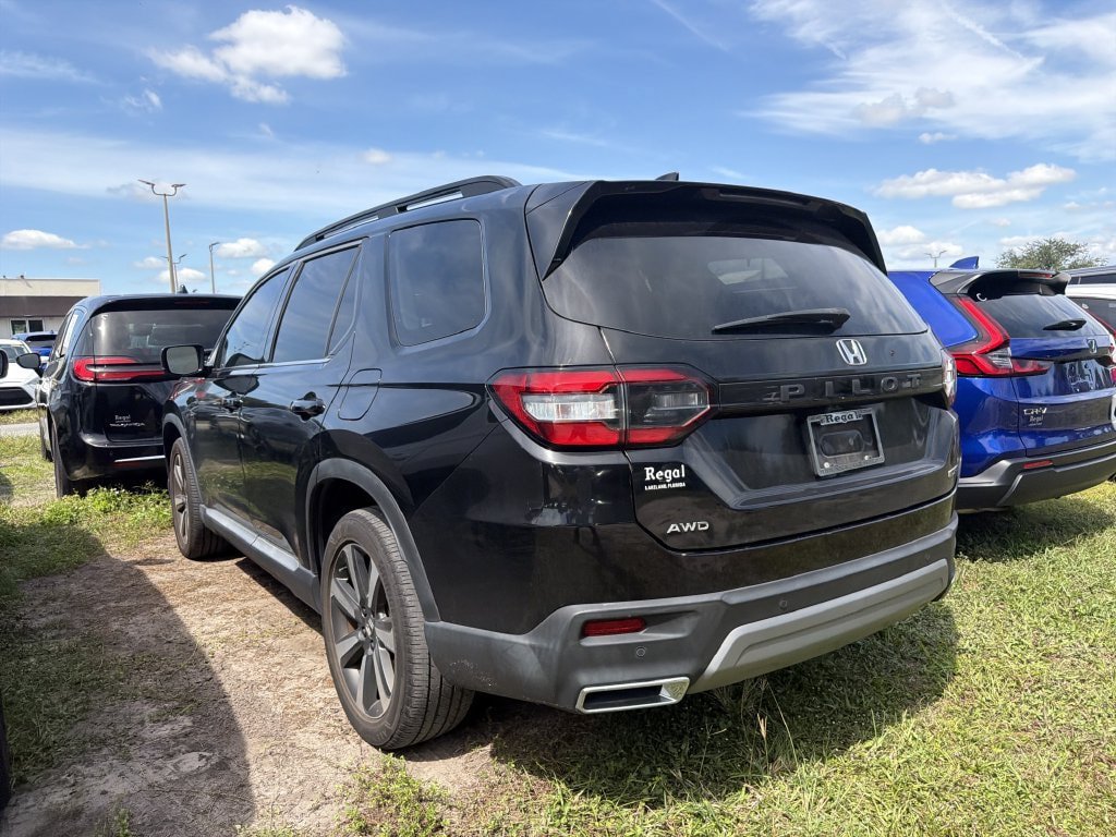 Used 2024 Honda Pilot Touring image 9