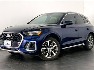 Used 2022 Audi Q5 2.0T Premium w/ Convenience Package image 1
