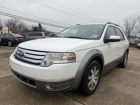 Used 2008 Ford Taurus X SEL image 1
