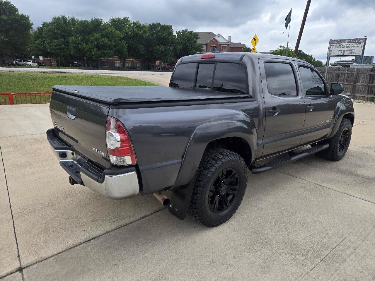 Used 2015 Toyota Tacoma 4x4 Double Cab w/ SR5 Package image 8