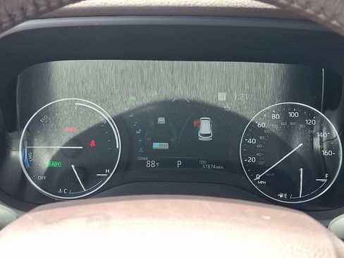 Used 2023 Toyota Sienna Platinum FWD image 18