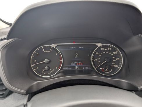 Used 2024 Nissan Altima 2.5 SV image 16