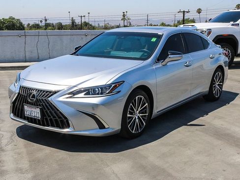 Used 2025 Lexus ES 300h w/ Premium Package FWD image 4