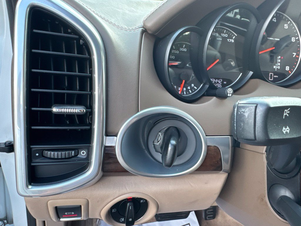 Used 2012 Porsche Cayenne AWD/4WD image 49