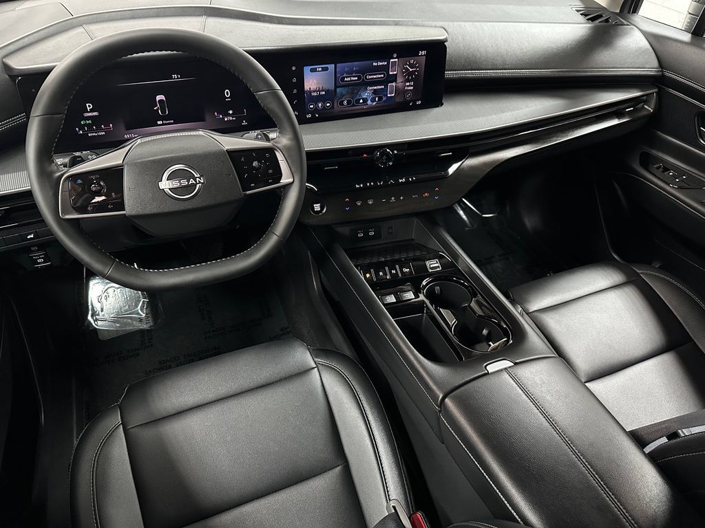 Used 2025 Nissan Murano SV AWD/4WD image 13