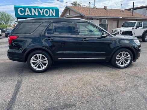 Used 2018 Ford Explorer XLT w/ Equipment Group 202A FWD image 3