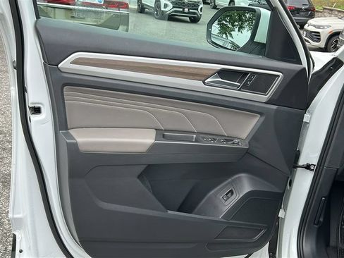 Used 2023 Volkswagen Atlas SEL AWD/4WD image 8