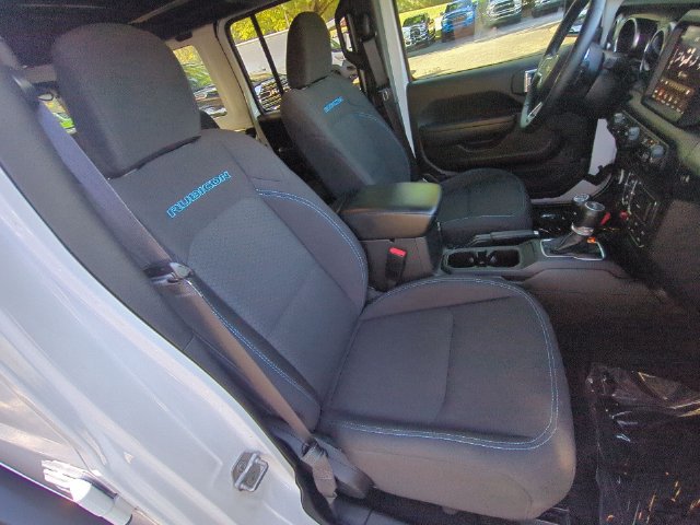 Used 2022 Jeep Wrangler Unlimited Rubicon 4xe w/ Cold Weather Group AWD/4WD image 34
