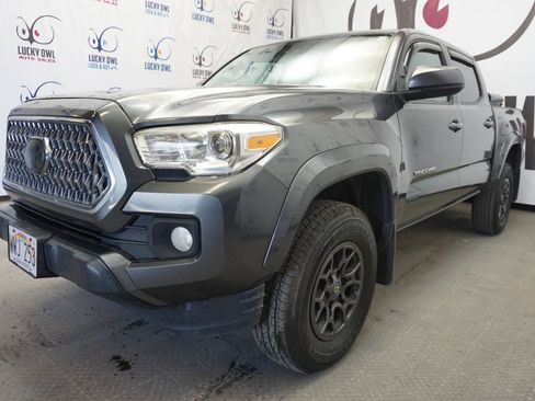 Used 2018 Toyota Tacoma SR5 image 25