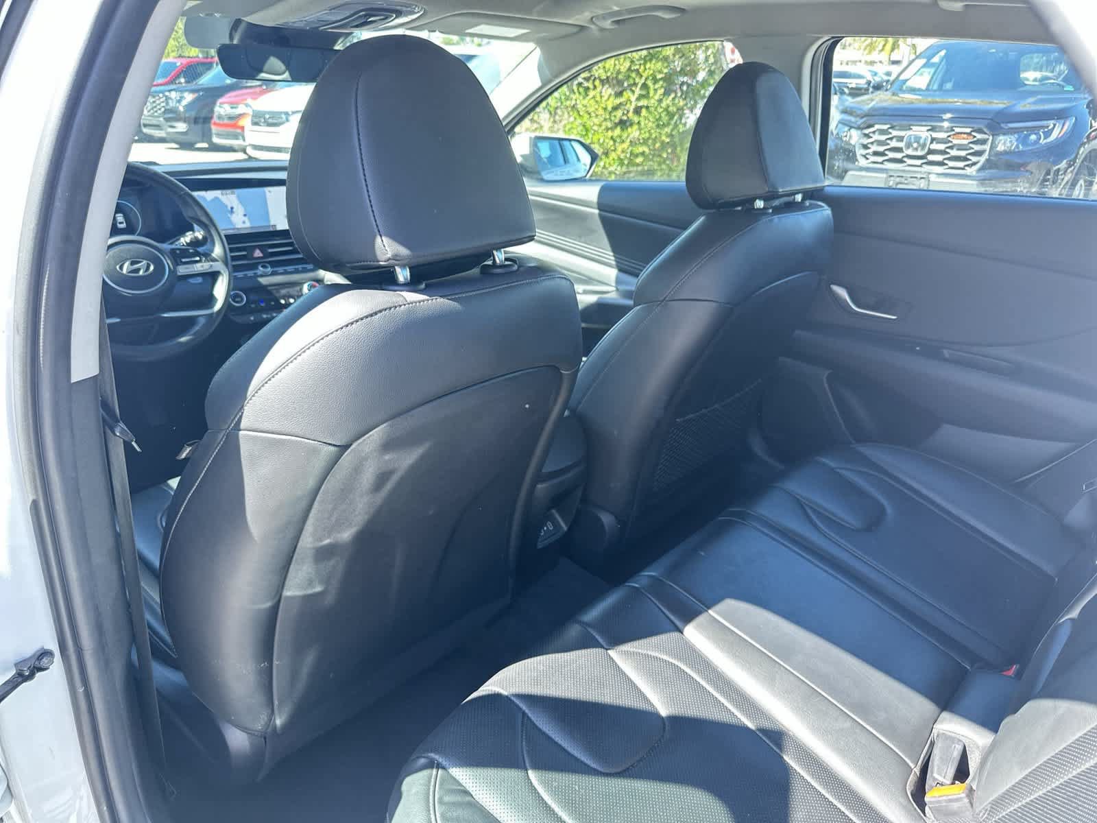 Used 2025 Hyundai Elantra Limited FWD image 14