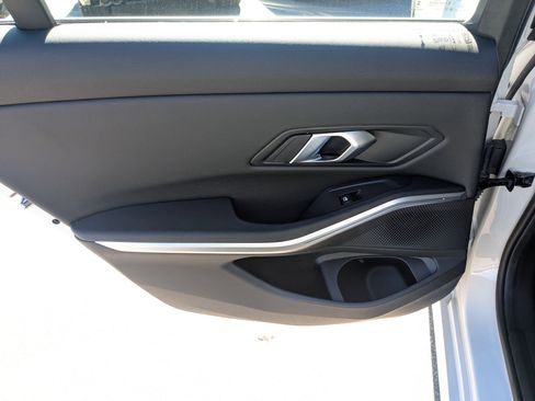 Used 2025 BMW 330i Sedan w/ Convenience Package image 27