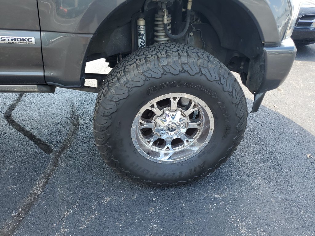 Used 2017 Ford F350 Platinum w/ FX4 Off-Road Package AWD/4WD image 5