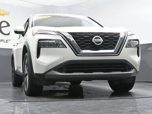 Used 2021 Nissan Rogue SV AWD/4WD image 3