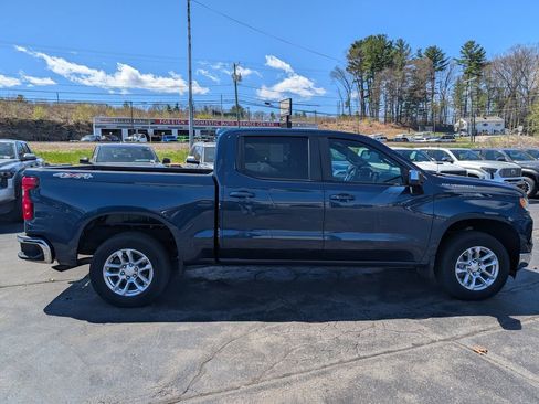 Used 2022 Chevrolet Silverado 1500 LT AWD/4WD image 9