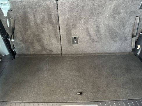 Used 2023 Toyota Highlander LE AWD/4WD image 22