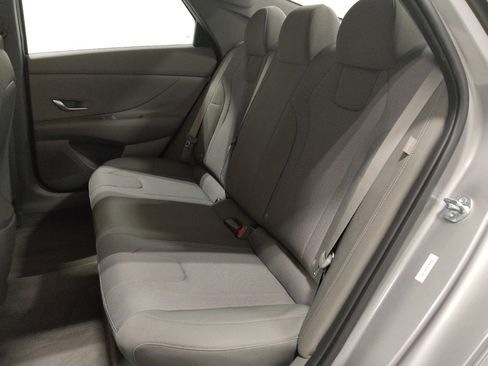 Used 2025 Hyundai Elantra SE image 18