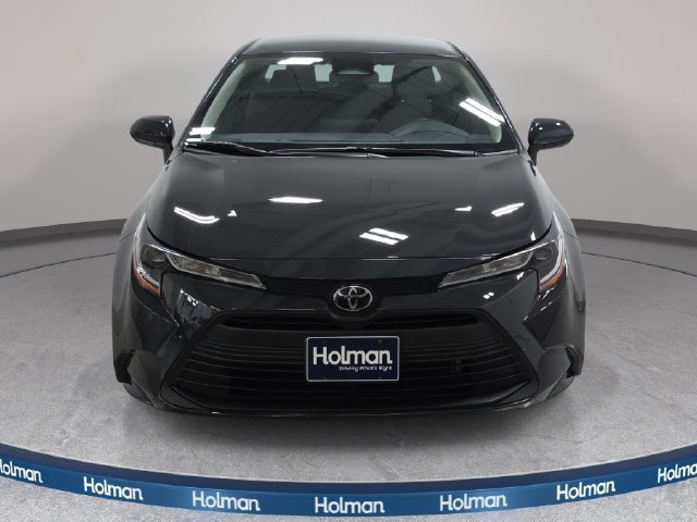 Used 2023 Toyota Corolla LE FWD image 2