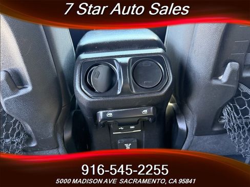 Used 2018 Jeep Wrangler Unlimited Rubicon w/ Dual Top Group image 18