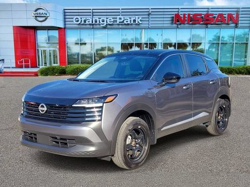 Used 2025 Nissan Kicks SV w/ Charging Package FWD image 4