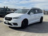 Used 2022 Chrysler Pacifica Touring-L w/ S Appearance Package image 3