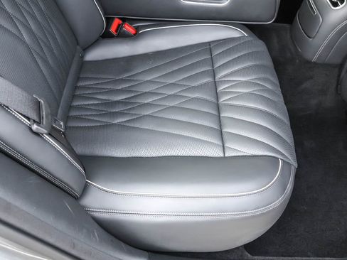 Used 2025 Genesis G90 3.5T image 41