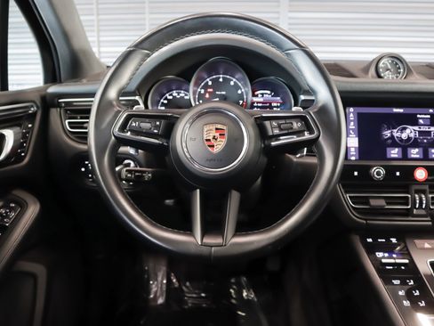 Certified 2023 Porsche Macan AWD/4WD image 13