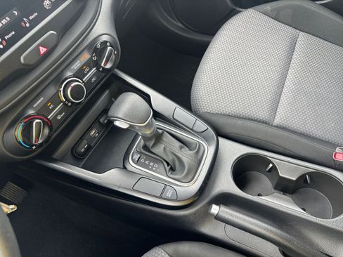 Used 2025 Kia Soul LX w/ LX Technology Package image 38