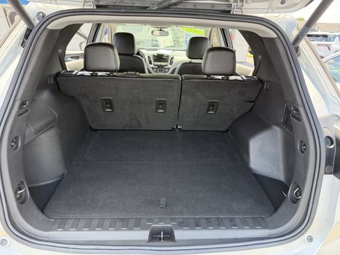 Used 2021 Chevrolet Equinox Premier AWD/4WD image 12