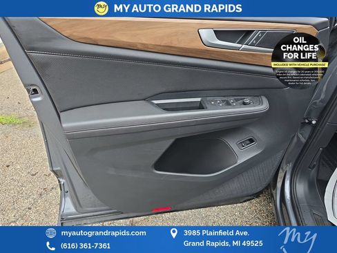 Used 2025 Volkswagen Atlas SE AWD/4WD image 10