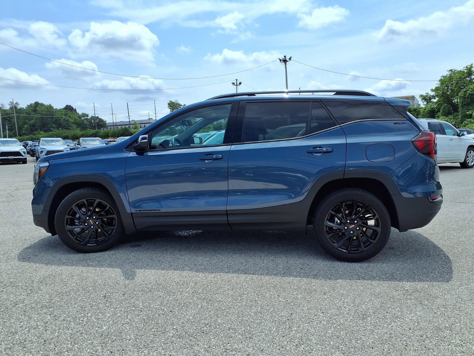 Used 2024 GMC Terrain SLT w/ Elevation Edition FWD image 38