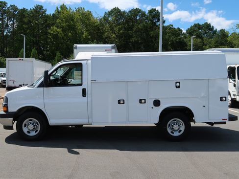 New 2025 Chevrolet Express 3500 w/ Power Convenience Package RWD image 5