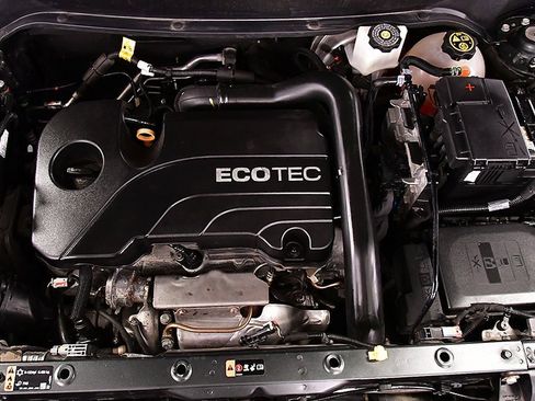 Used 2020 Chevrolet Equinox LT image 31