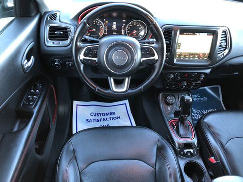 Used 2018 Jeep Compass Trailhawk w/ Leather Interior Group image 9