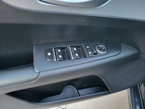 Used 2023 Kia Forte LXS image 16