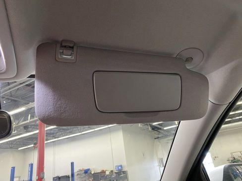 Used 2022 GMC Terrain SLT image 40