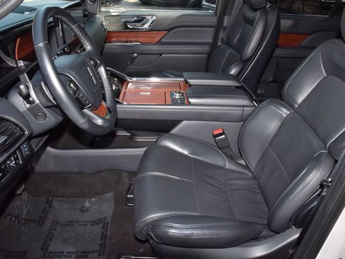 Certified 2024 Lincoln Navigator Premiere AWD/4WD image 13