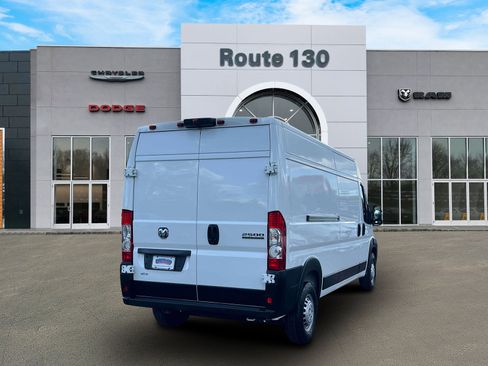 Used 2025 RAM ProMaster 2500 w/ Convenience Group FWD image 4