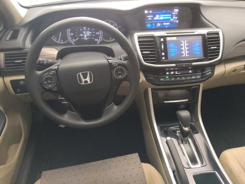 Used 2017 Honda Accord EX image 22