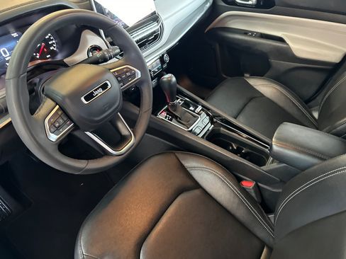 Used 2025 Jeep Compass Limited AWD/4WD image 11