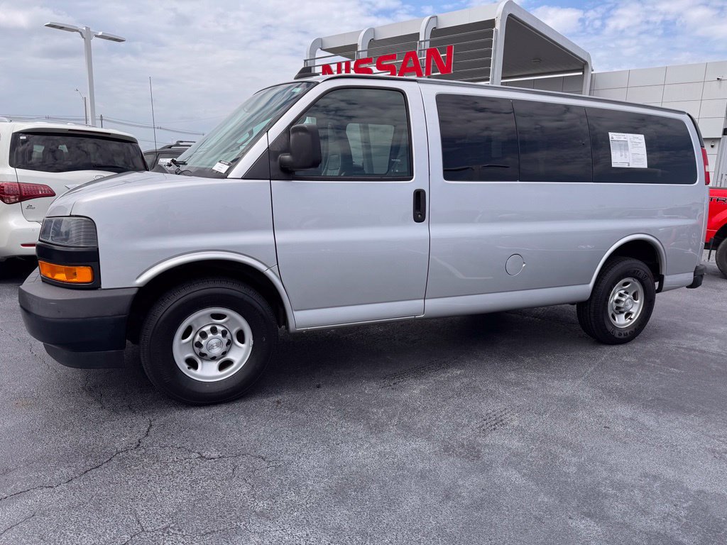 Used 2019 Chevrolet Express 2500 LS RWD image 2